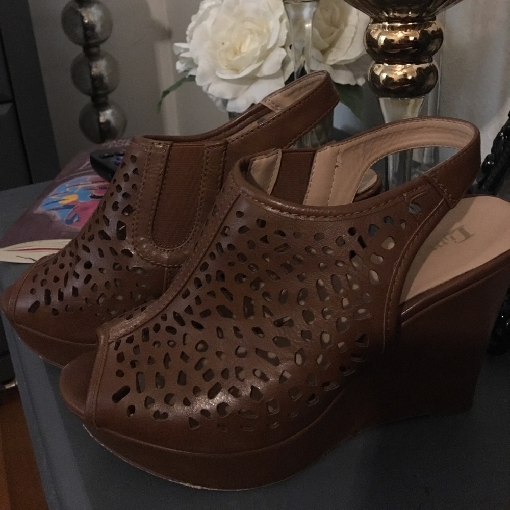Brown limelight wedges